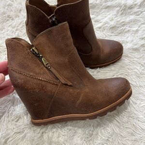 Ugg Myrna Chestnut Wedges Boots - size  6.5